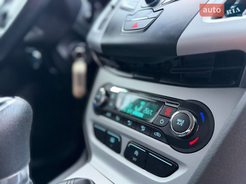 Хэтчбек Ford Focus 2014 в Киеве