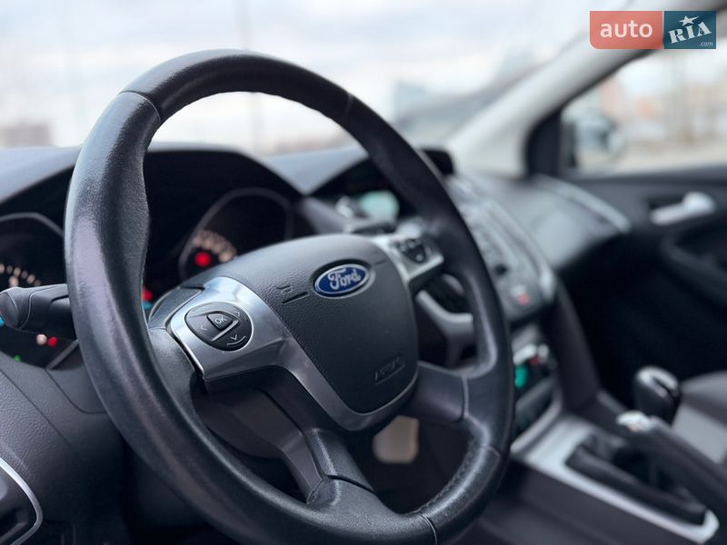 Хэтчбек Ford Focus 2014 в Киеве