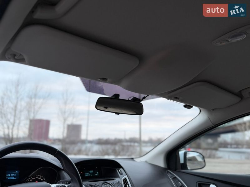 Хэтчбек Ford Focus 2014 в Киеве
