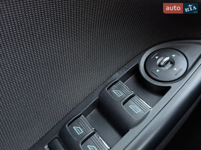 Хэтчбек Ford Focus 2014 в Киеве