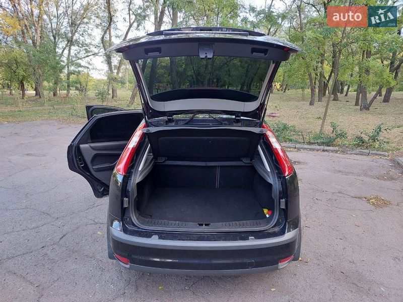 Хетчбек Ford Focus 2007 в Дніпрі