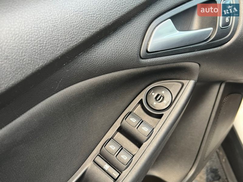 Седан Ford Focus 2015 в Львові