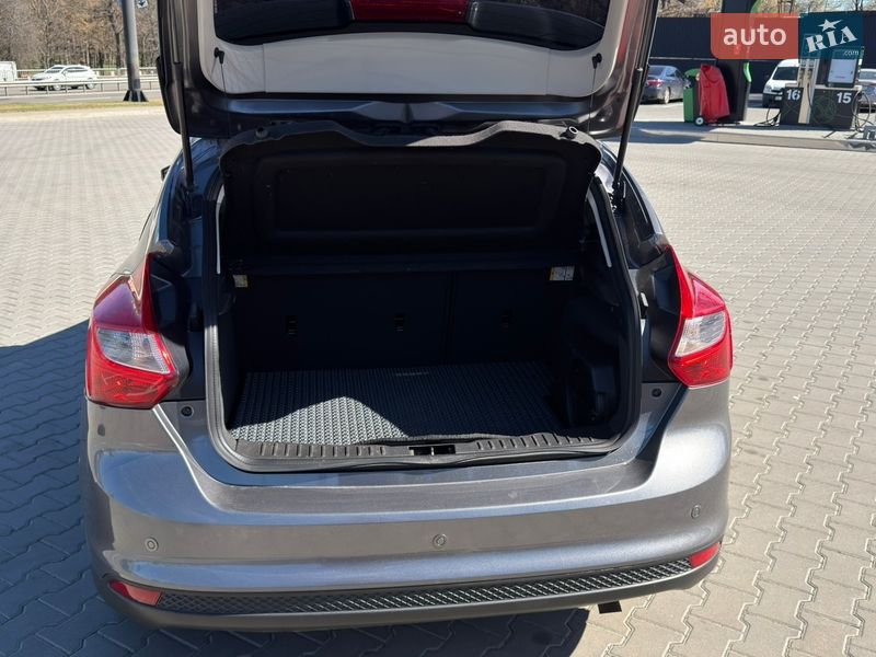 Хэтчбек Ford Focus 2014 в Киеве