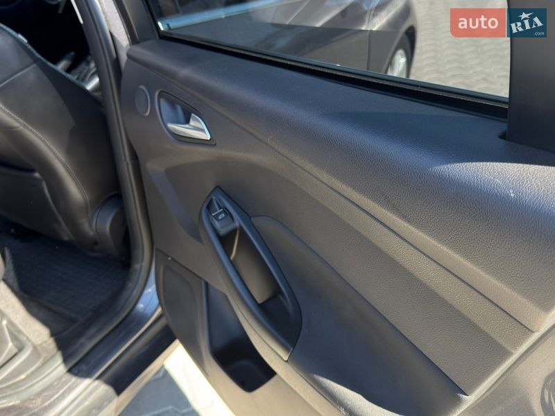Хэтчбек Ford Focus 2014 в Киеве