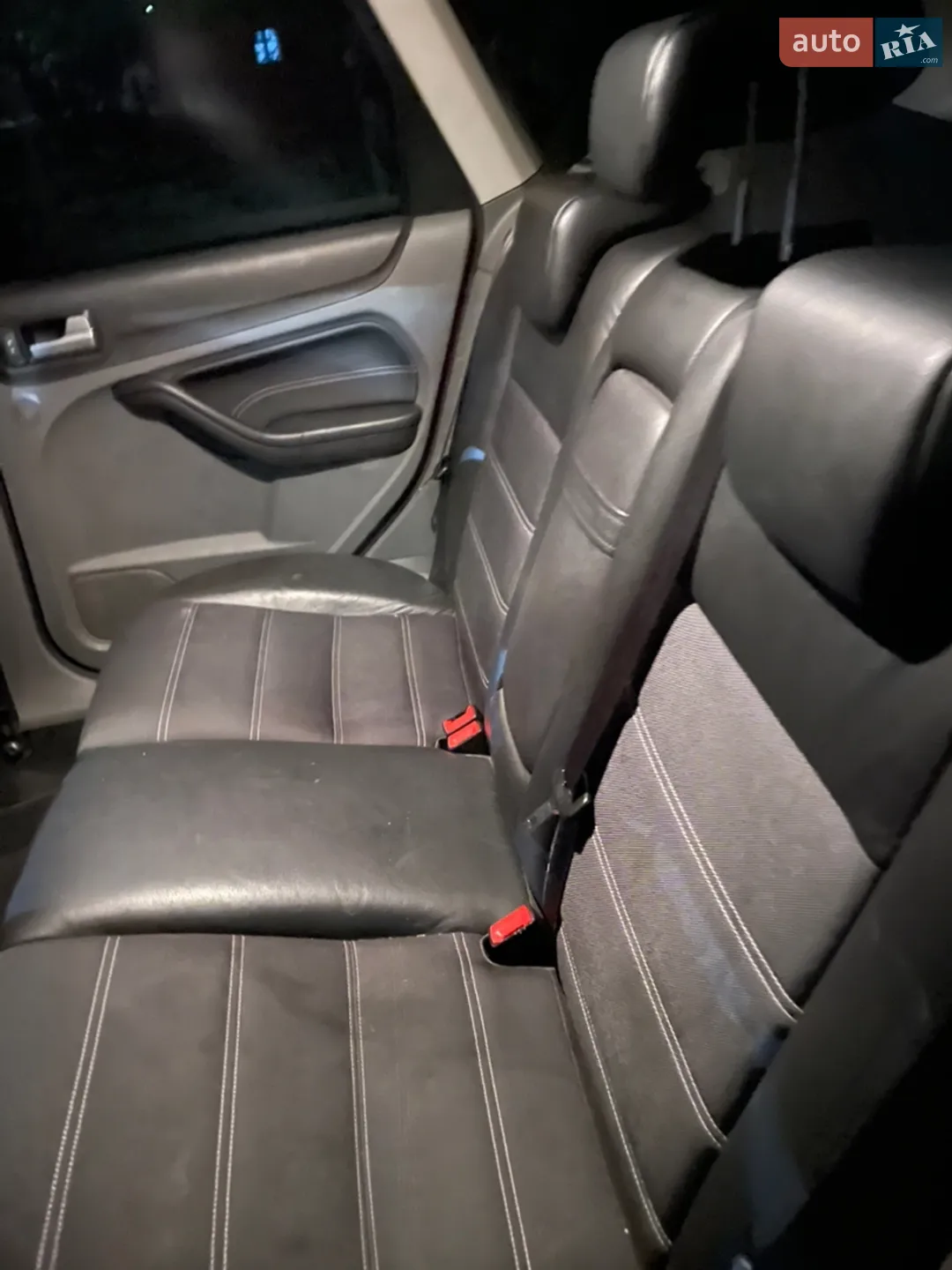 2010 Ford Focus - мініатюра 8