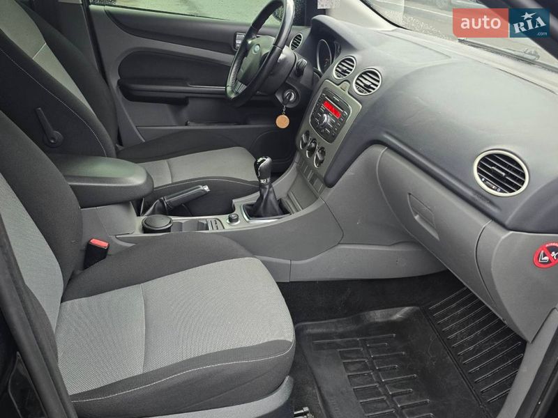 Хэтчбек Ford Focus 2010 в Полтаве фото 17 Хэтчбек Ford Focus 2010 в Полтаве