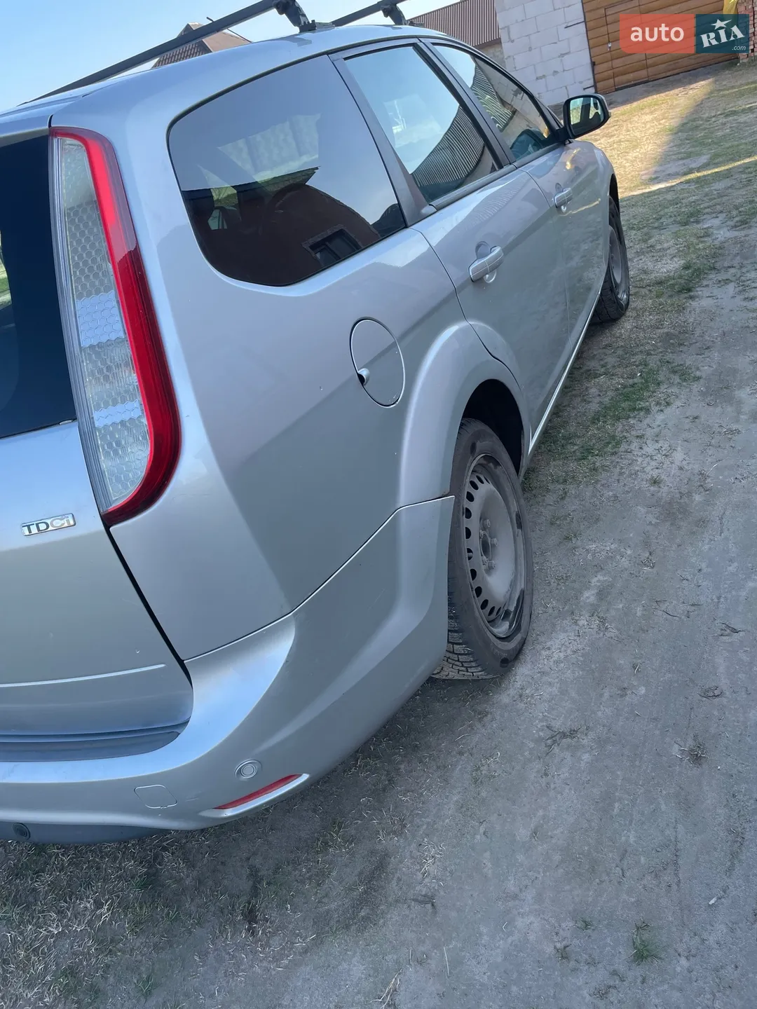 2010 Ford Focus - мініатюра 2