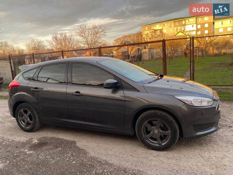 Хетчбек Ford Focus 2016 в Дніпрі