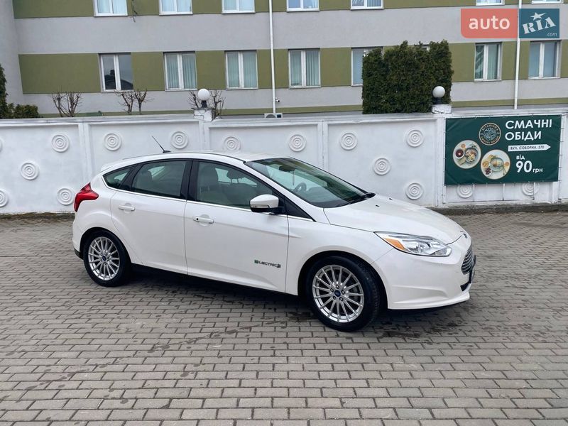 Хэтчбек Ford Focus 2012 в Ровно