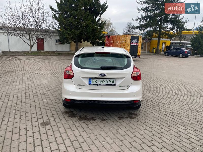 Хэтчбек Ford Focus 2012 в Ровно