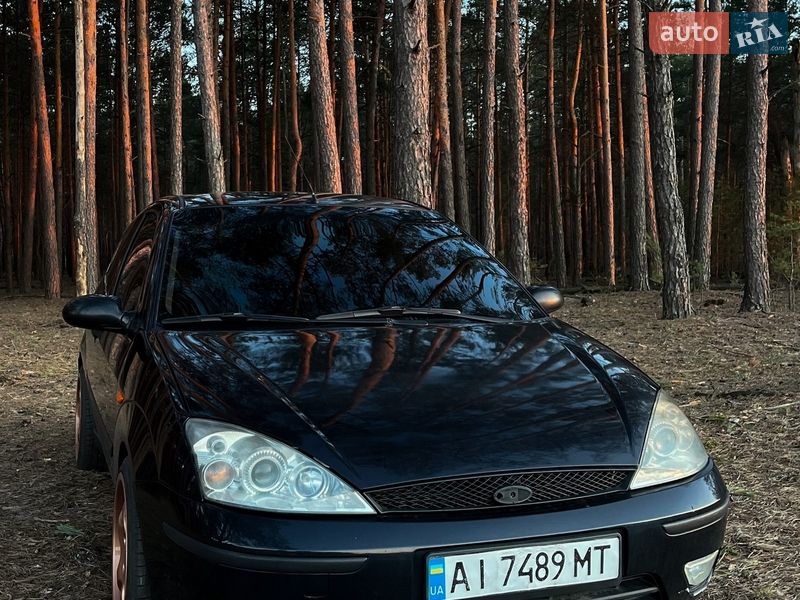 Хэтчбек Ford Focus 2004 в Вышгороде