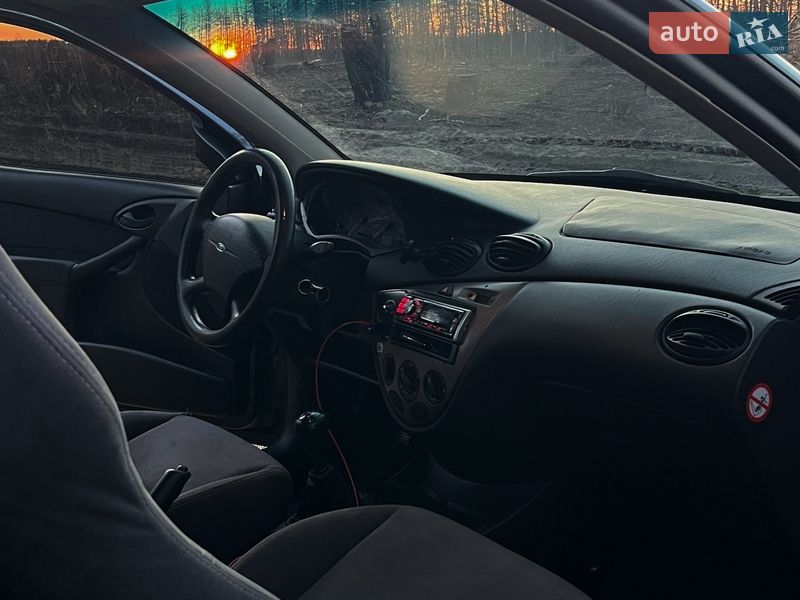 Хэтчбек Ford Focus 2004 в Вышгороде