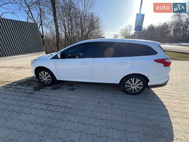 Универсал Ford Focus 2013 в Виньковцах