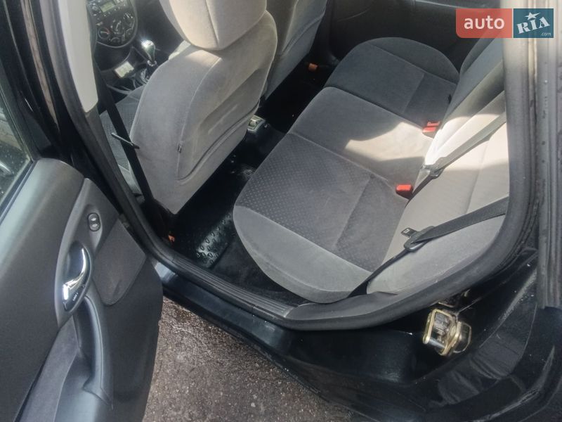 Седан Ford Focus 2004 в Черкасах фото 7 Седан Ford Focus 2004 в Черкасах