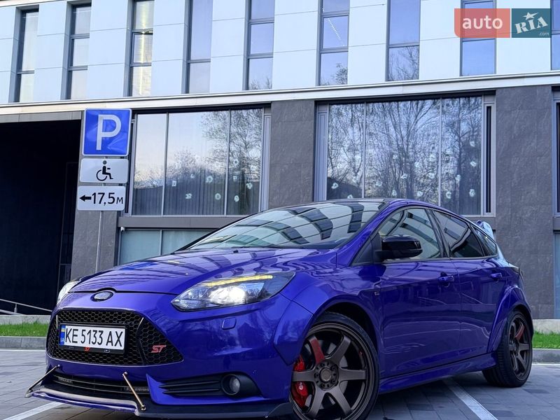 Хетчбек Ford Focus 2013 в Дніпрі