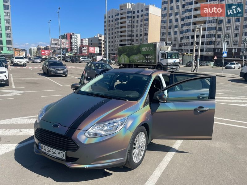 Хэтчбек Ford Focus 2016 в Киеве