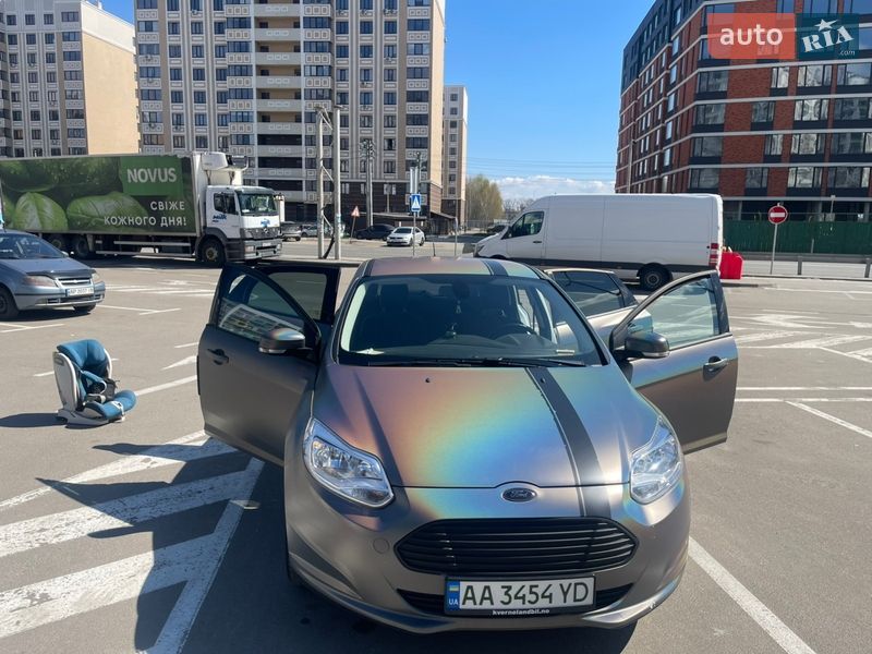 Хэтчбек Ford Focus 2016 в Киеве