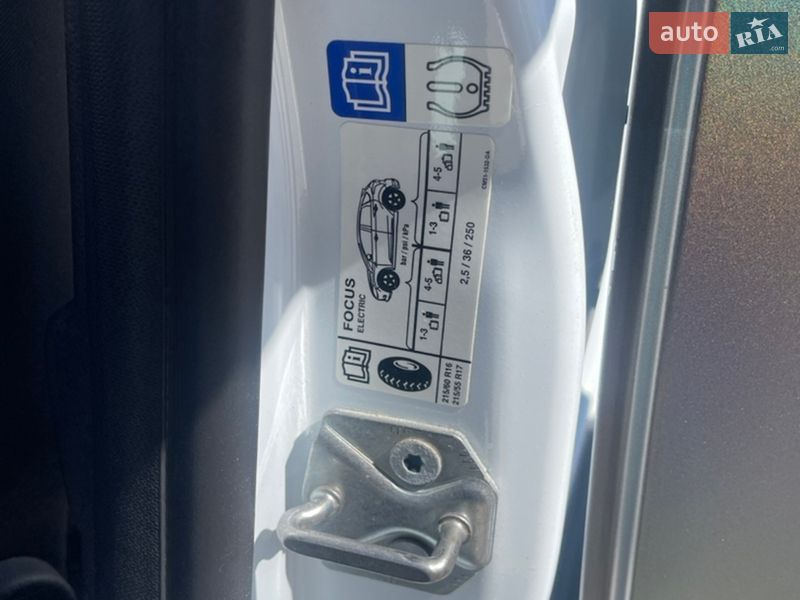 Хэтчбек Ford Focus 2016 в Киеве