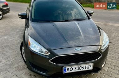 Седан Ford Focus 2015 в Ужгороді