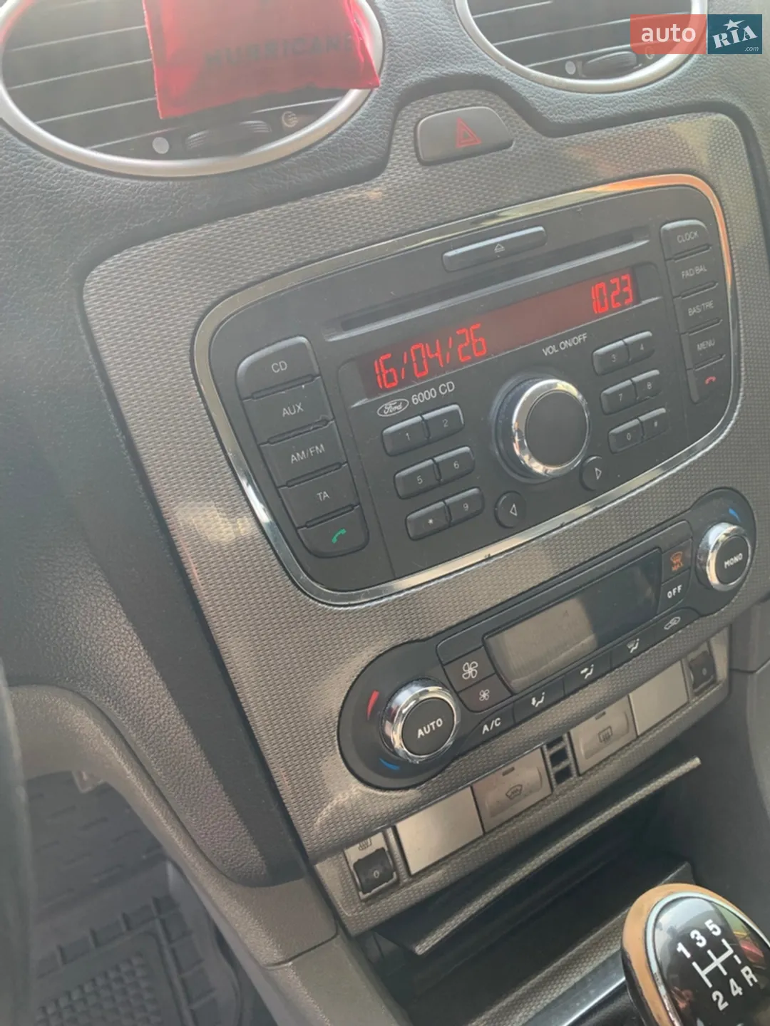 2010 Ford Focus - мініатюра 27