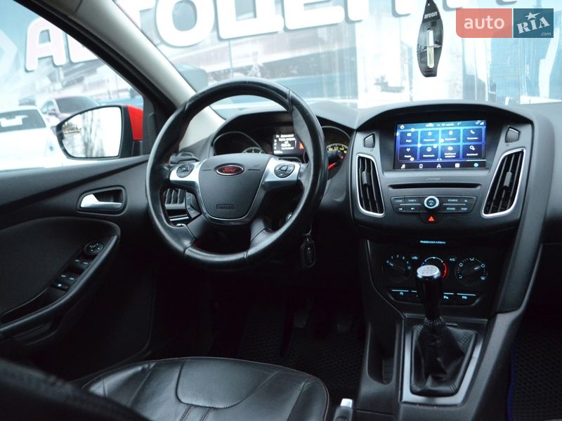 Хэтчбек Ford Focus 2014 в Киеве