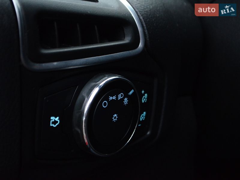 Хэтчбек Ford Focus 2014 в Киеве