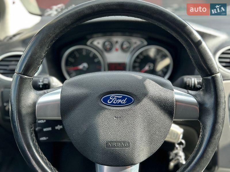 Хэтчбек Ford Focus 2010 в Сумах