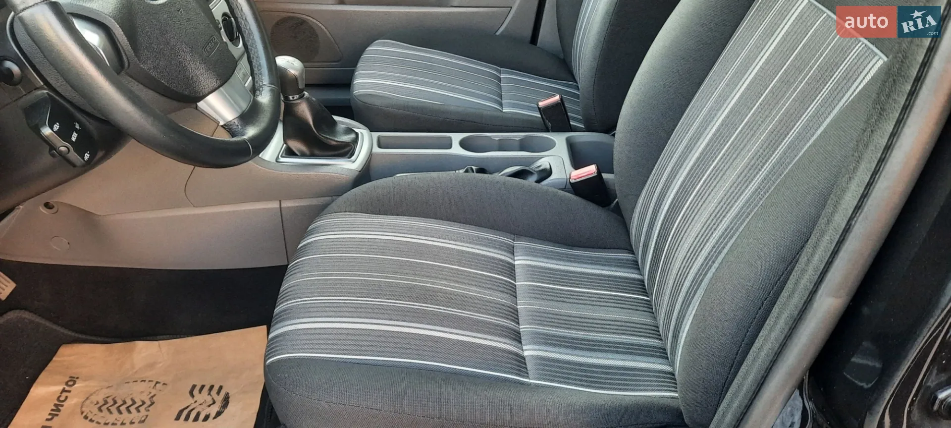 2010 Ford Focus - мініатюра 29