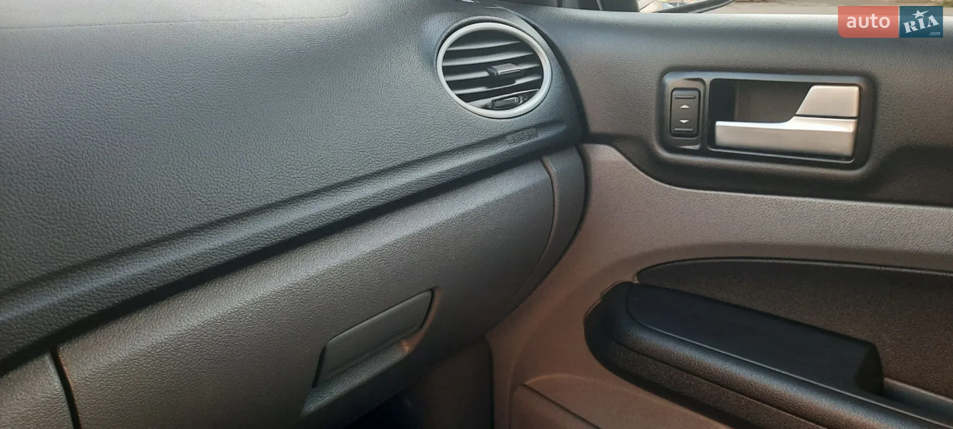 2010 Ford Focus - мініатюра 44