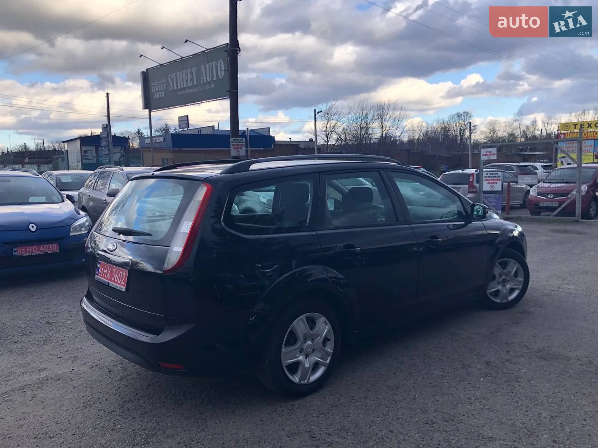 2010 Ford Focus - мініатюра 15