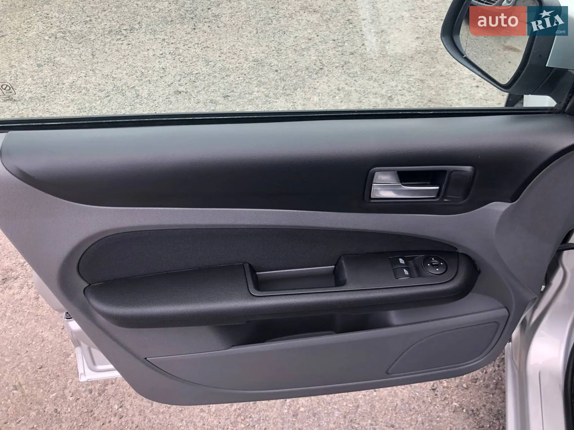 2010 Ford Focus - мініатюра 16