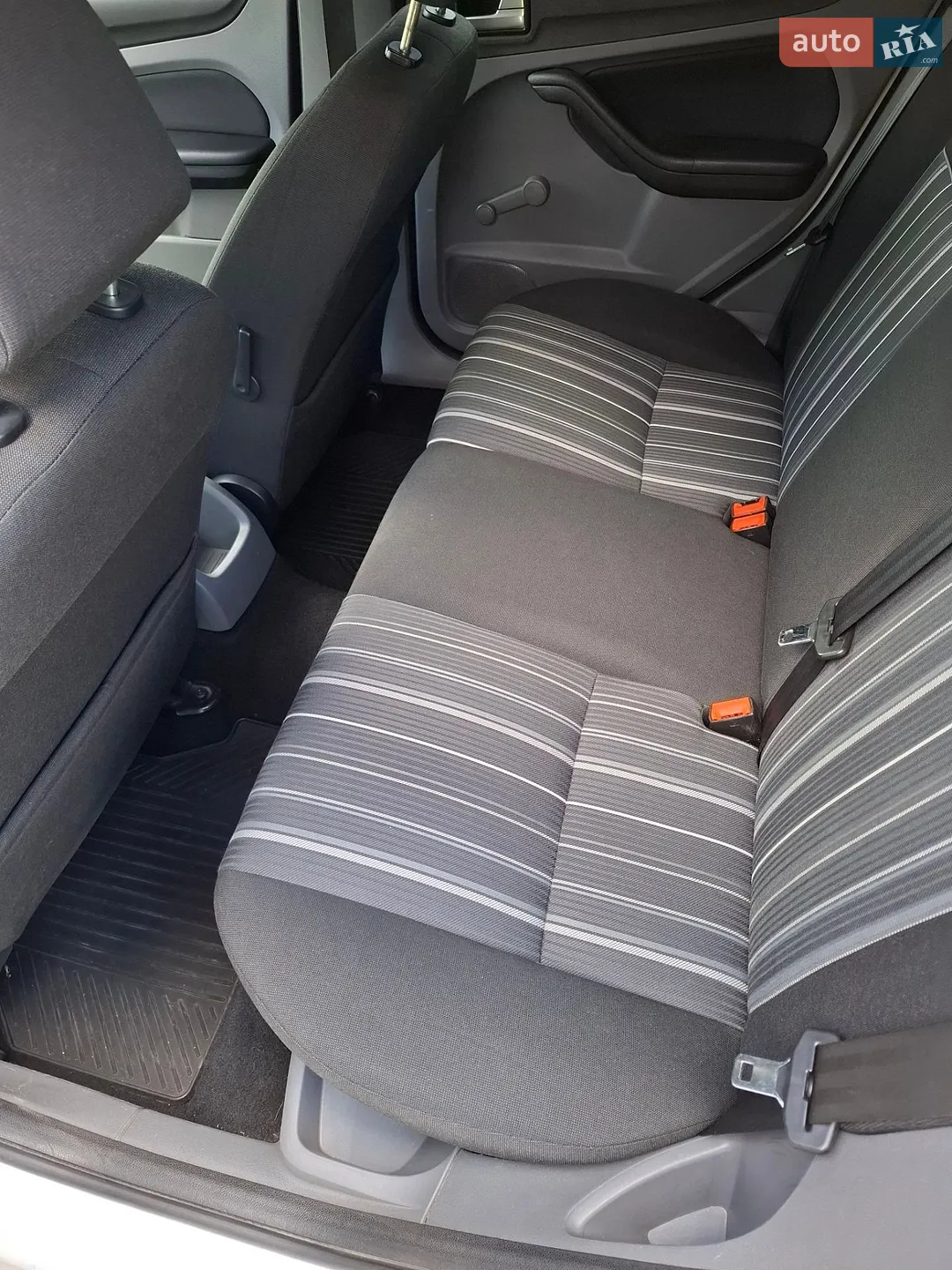 2010 Ford Focus - мініатюра 12