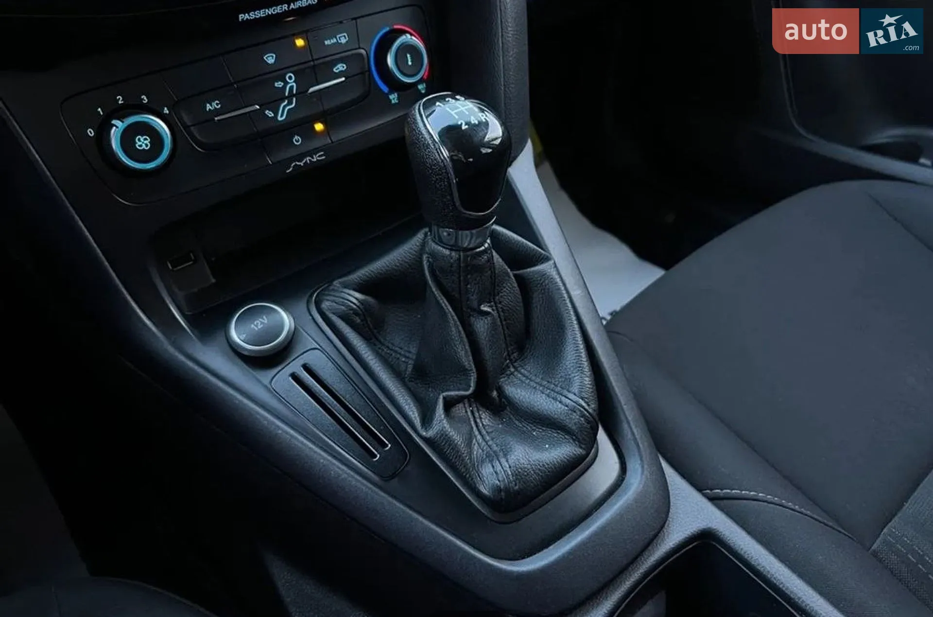 2015 Ford Focus - мініатюра 15