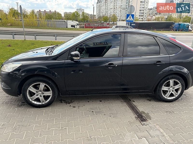 Хэтчбек Ford Focus 2011 в Киеве