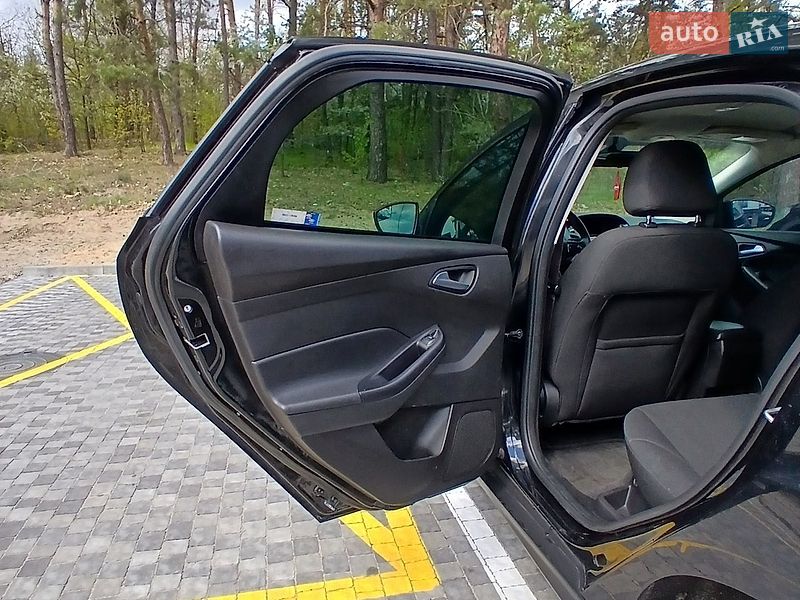 Хетчбек Ford Focus 2015 в Обухові