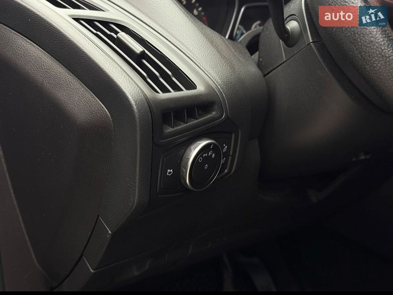 Хетчбек Ford Focus 2016 в Дніпрі