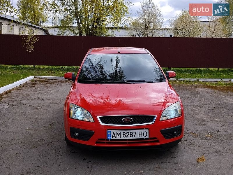 Хетчбек Ford Focus 2005 в Кореці