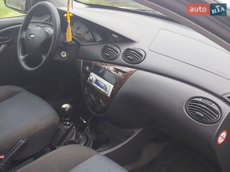 Универсал Ford Focus 2003 в Новояворовске