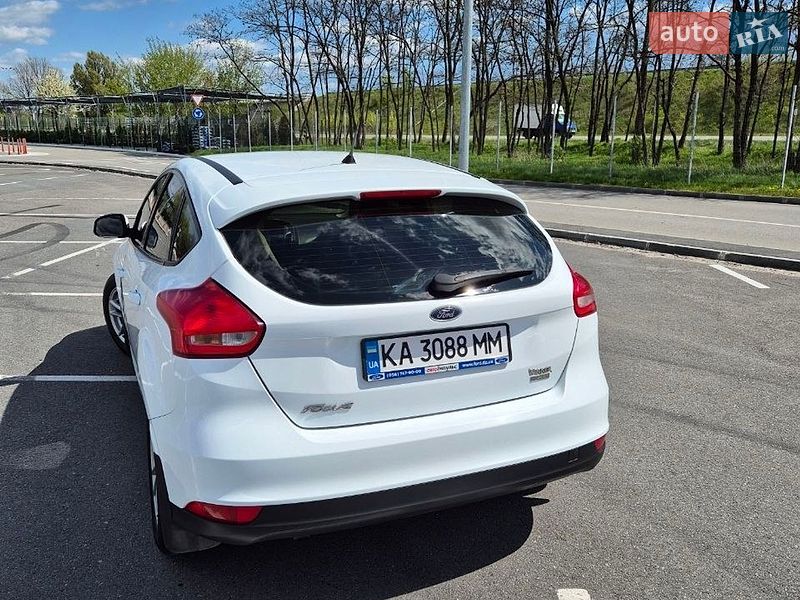 Хетчбек Ford Focus 2016 в Дніпрі
