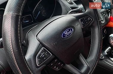 Хэтчбек Ford Focus 2016 в Софиевской Борщаговке