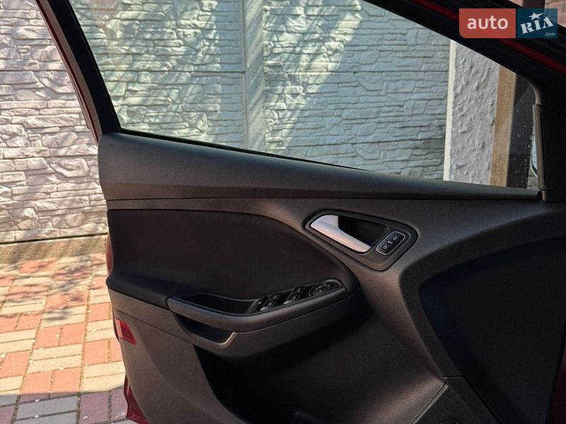 Седан Ford Focus 2015 в Киеве