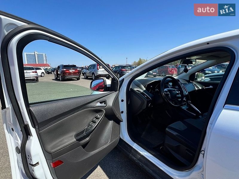 Седан Ford Focus 2012 в Софиевской Борщаговке