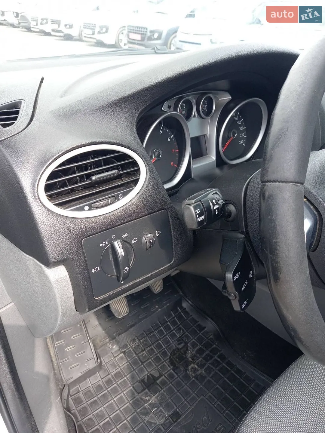 2011 Ford Focus - мініатюра 17