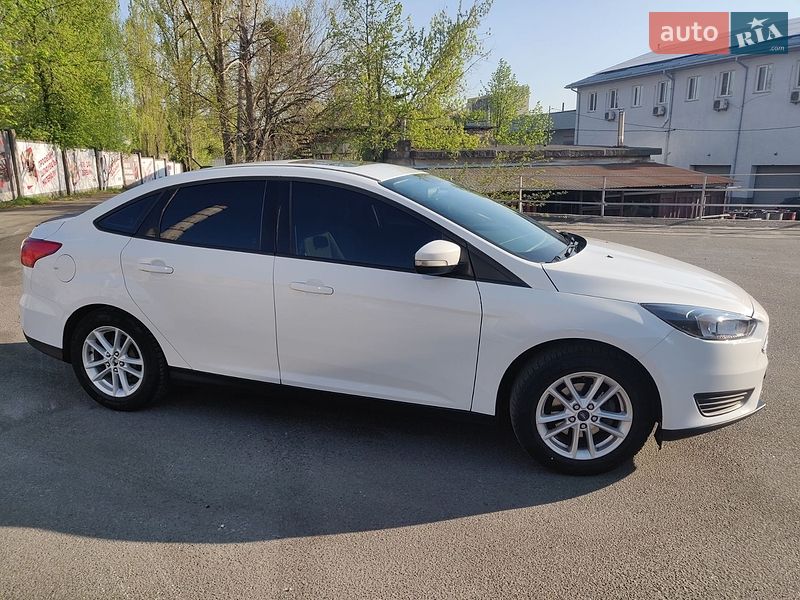 Седан Ford Focus 2015 в Киеве