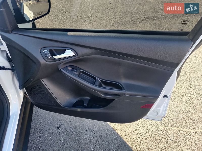 Седан Ford Focus 2015 в Киеве