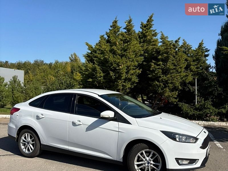 Седан Ford Focus 2015 в Дніпрі