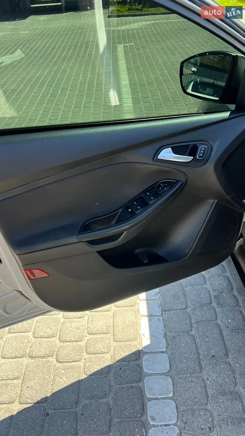2016 Ford Focus - мініатюра 9