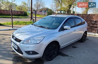 Хэтчбек Ford Focus 2010 в Мене