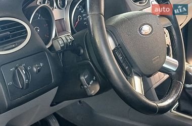 Хэтчбек Ford Focus 2009 в Калиновке