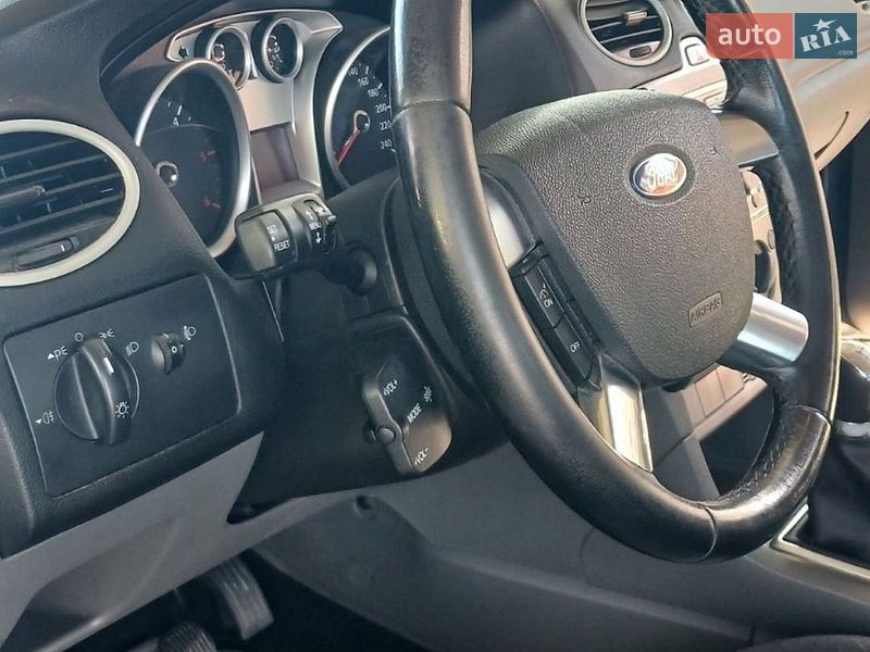 Хэтчбек Ford Focus 2009 в Калиновке